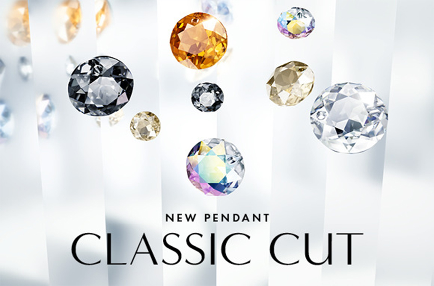 <p><strong>CLASSIC CUT PENDANT&nbsp;</strong></p>
<p>La versatilidad nunca pasa de moda. Tampoco la simplicidad. Con un corte redondo de varias capas, ideal para crear joyas finas sin la necesidad de un ajuste, este cristal inspirado en piedras preciosas presenta 49 facetas que crean un nivel de brillo que supera la intensidad de la luz.</p>